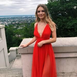 Meet your Posher, Mia